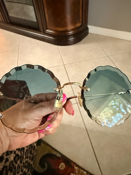 Chloe Accessories - Chloe Scalloped Round Blue Gradient Rimless Sunglasses